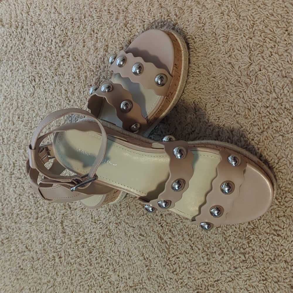 Marc Fisher Studded Espadrille Wedge Sandals. Beautiful Buff. EUC